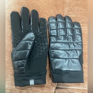 UR Powered Nordstrom Quilted Black Gloves with touchscreen capability